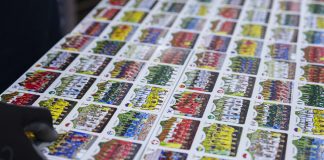 Panini Stickerbögen geschnitten
